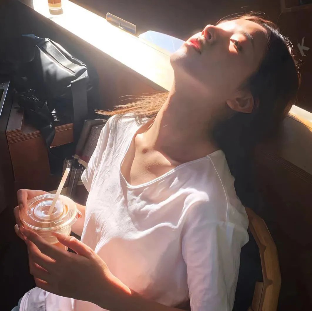 爱之吻海报