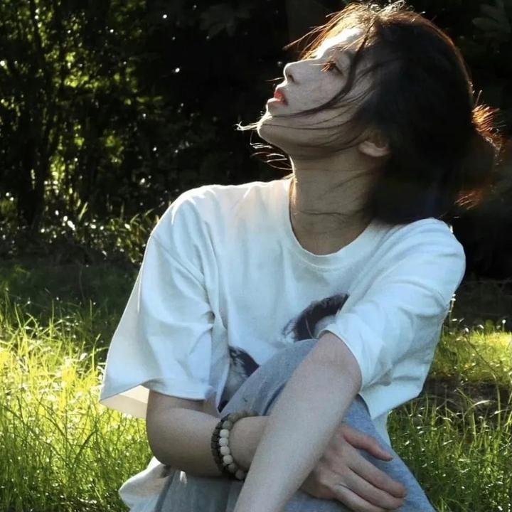 阁楼里的花海报
