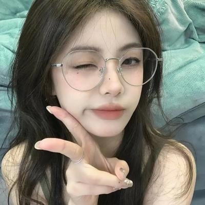 属鼠的夫人海报